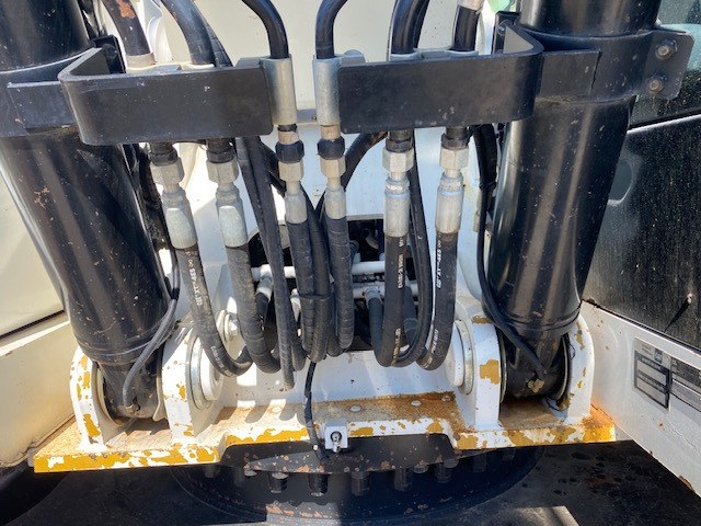 Crawler excavator CATERPILLAR 330 F: picture 21