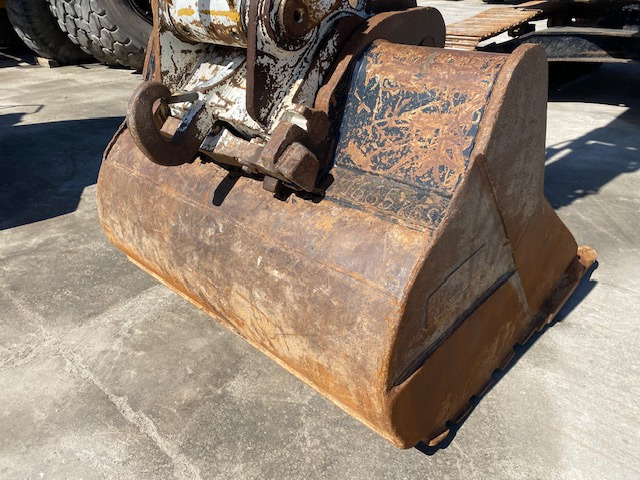 Crawler excavator CATERPILLAR 330 F: picture 18