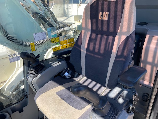 Crawler excavator CATERPILLAR 330 F: picture 23