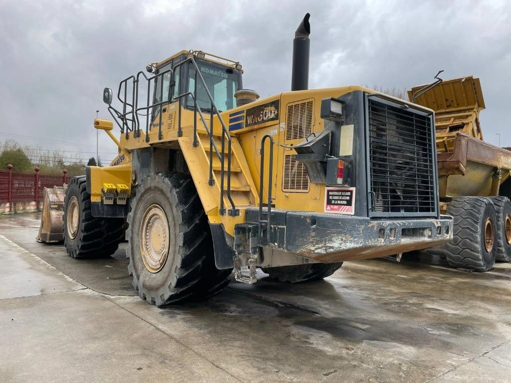 Komatsu WA 600-6  - Wheel loader: picture 1 Komatsu WA 600-6  - Wheel loader: picture 1