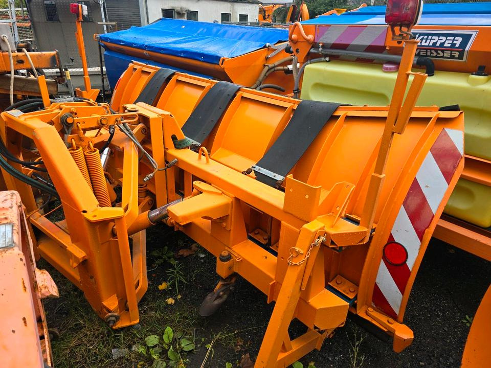 Beilhack Schneepflug 3,3m Schneeschild Schneeschieber Unimog Mercedes-Benz Schmidt - Snow plough: picture 1 Beilhack Schneepflug 3,3m Schneeschild Schneeschieber Unimog Mercedes-Benz Schmidt - Snow plough: picture 1