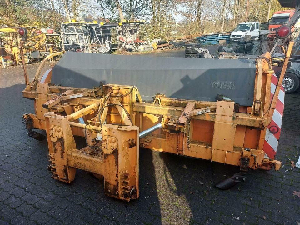Beilhack Schneepflug Winterdienst Schmidt Schneeschild unimog - Snow plough: picture 1 Beilhack Schneepflug Winterdienst Schmidt Schneeschild unimog - Snow plough: picture 1