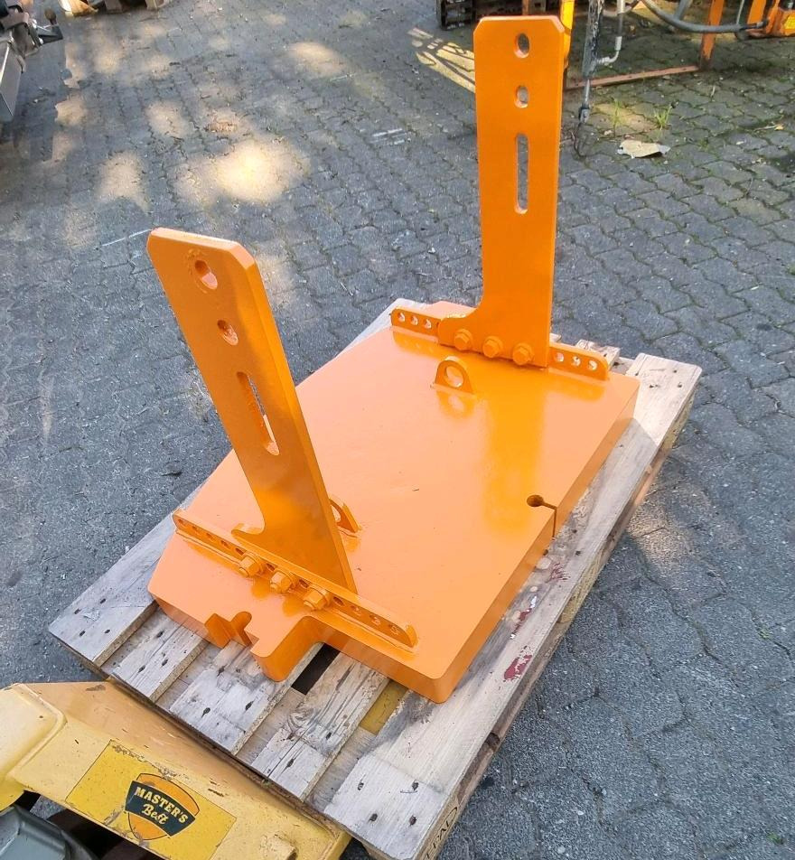 Heckgewicht Unimog 405 U400 U 300 500 400 318 423 427 429 430 530 527 535 Kontergewicht Mulag Mähausleger Böschungsmulcher Dücker - Counterweight for Municipal/ Special vehicle: picture 4 Heckgewicht Unimog 405 U400 U 300 500 400 318 423 427 429 430 530 527 535 Kontergewicht Mulag Mähausleger Böschungsmulcher Dücker - Counterweight for Municipal/ Special vehicle: picture 4