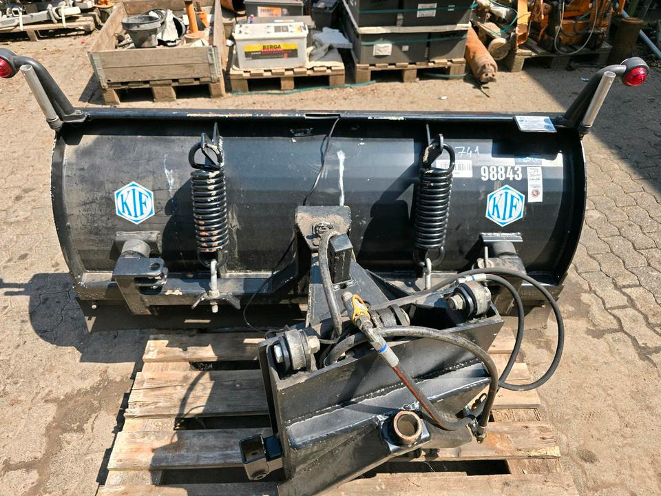 KIF CM 2000 Schneepflug Schneeschild Schneeschieber Räumschild Winterdienst für Kleintraktore Iseki Kubota Multicar - Snow plough: picture 3 KIF CM 2000 Schneepflug Schneeschild Schneeschieber Räumschild Winterdienst für Kleintraktore Iseki Kubota Multicar - Snow plough: picture 3