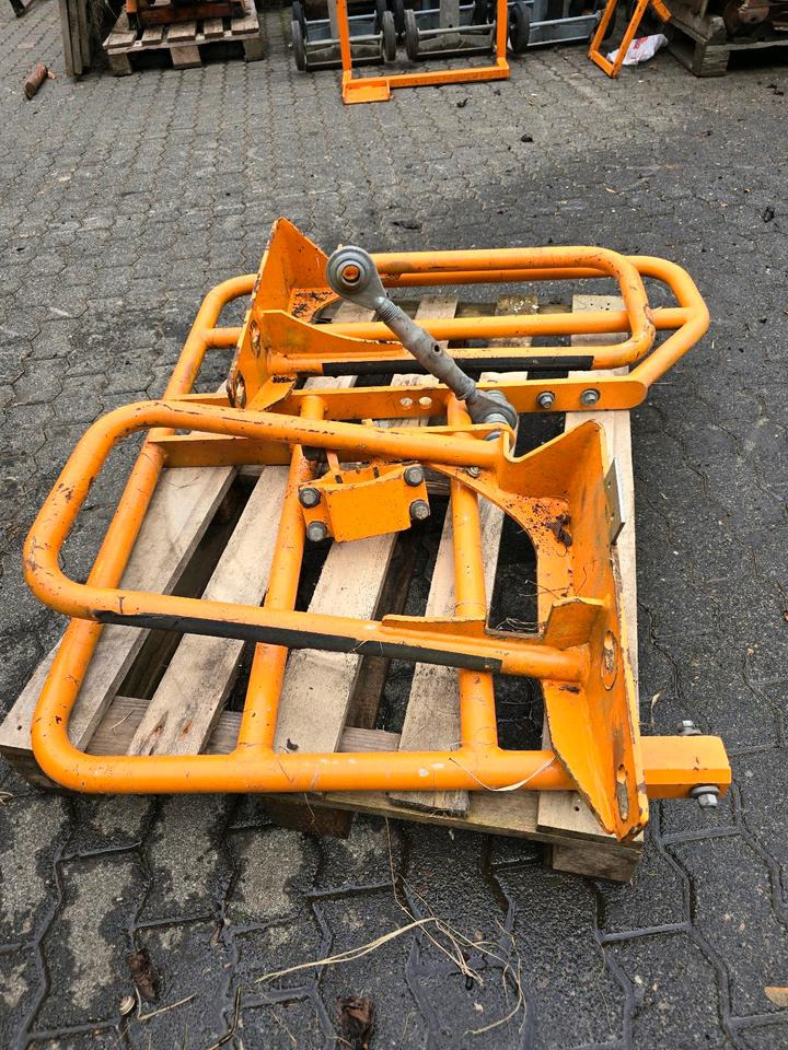 Mulag Seitenanfahrschutz Lampenbügel für Unimog U 300 400 500 UGE UGN 405/12 405/10 Böschungsmäher Böschungsmulcher MHU 800 ME 700 Stoßstange Lampenschutzbügel - Body and exterior for Municipal/ Special vehicle: picture 4 Mulag Seitenanfahrschutz Lampenbügel für Unimog U 300 400 500 UGE UGN 405/12 405/10 Böschungsmäher Böschungsmulcher MHU 800 ME 700 Stoßstange Lampenschutzbügel - Body and exterior for Municipal/ Special vehicle: picture 4