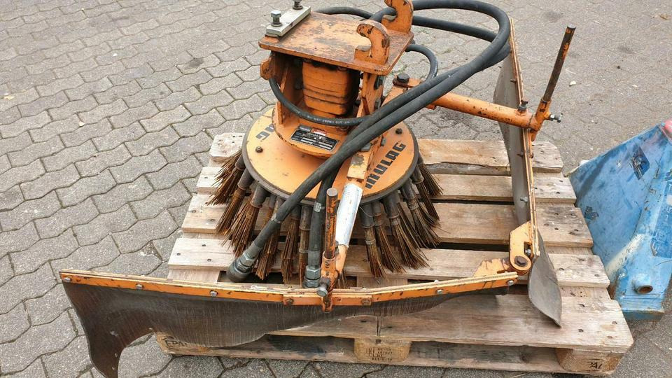 Mulag Wildkrautbürste Mähausleger Böschungsmulcher Dücker unimog - Broom: picture 3 Mulag Wildkrautbürste Mähausleger Böschungsmulcher Dücker unimog - Broom: picture 3
