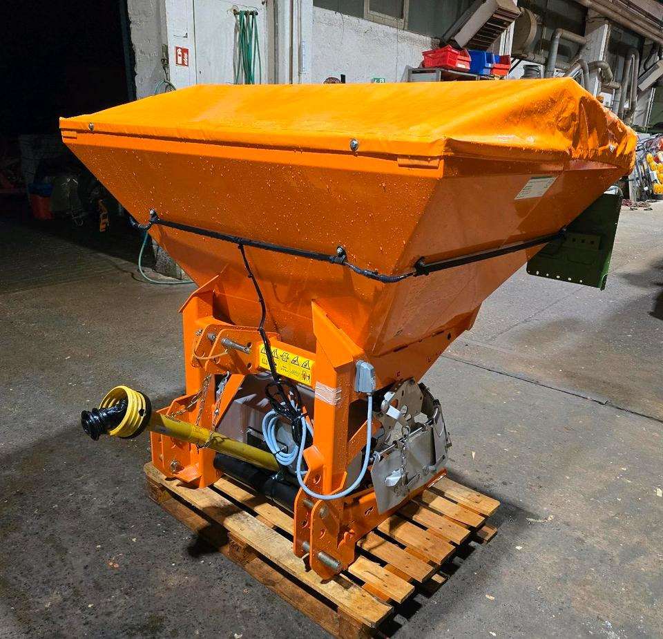 Neuer Amazone E+S 750 Salzstreuer Düngerstreuer Winterdienst Streuautomat Streusilo Solestreuer passend für Traktor Fendt Deutz Claas Case - Sand/ Salt spreader: picture 1 Neuer Amazone E+S 750 Salzstreuer Düngerstreuer Winterdienst Streuautomat Streusilo Solestreuer passend für Traktor Fendt Deutz Claas Case - Sand/ Salt spreader: picture 1