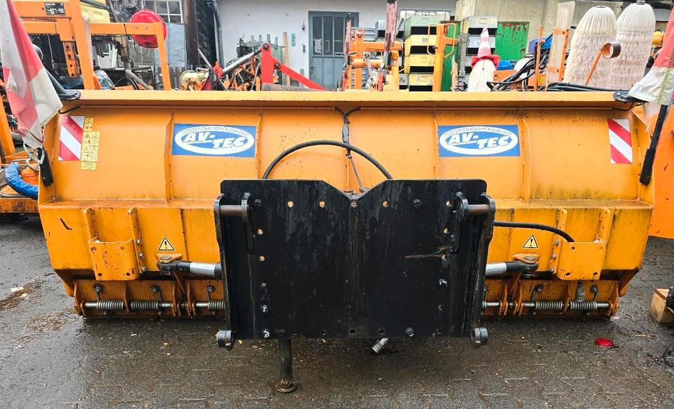 Schneepflug für Schaeff U. Yanmar Radlader Schneeschild Schneeschieber Schmidt Winterdienst - Snow plough: picture 3 Schneepflug für Schaeff U. Yanmar Radlader Schneeschild Schneeschieber Schmidt Winterdienst - Snow plough: picture 3