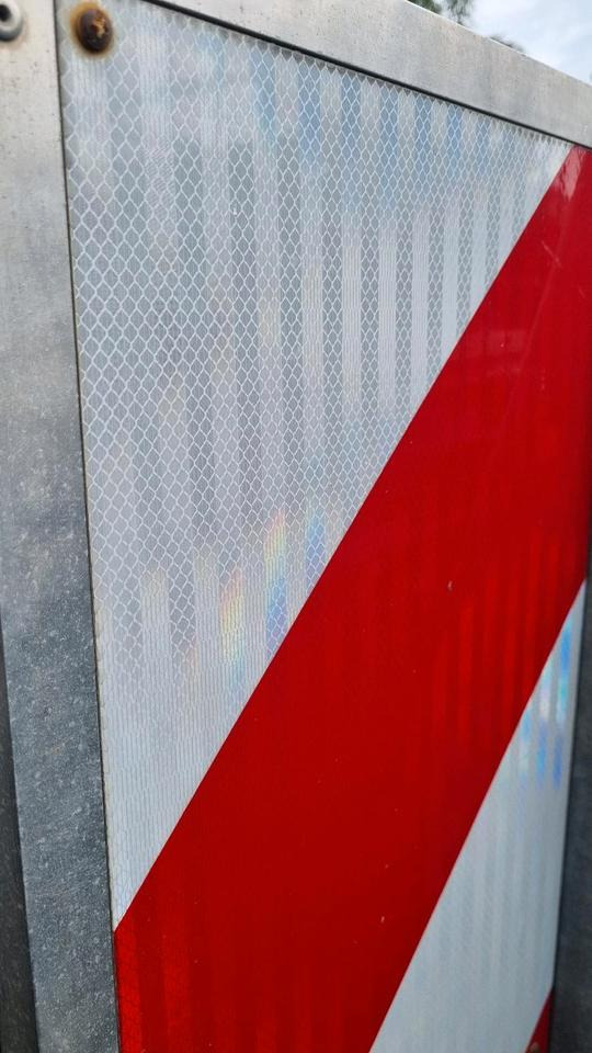 Nissen Absperrtafel VZ616 LED Absperrtafel Sperrwand Verkehrsleittafel Verkehrsleitanhänger Verkehrssicherungsanhänger Leitanhänger Leittafel Verkehrssicherung Nissen Horizont - Trailer: picture 5 Nissen Absperrtafel VZ616 LED Absperrtafel Sperrwand Verkehrsleittafel Verkehrsleitanhänger Verkehrssicherungsanhänger Leitanhänger Leittafel Verkehrssicherung Nissen Horizont - Trailer: picture 5