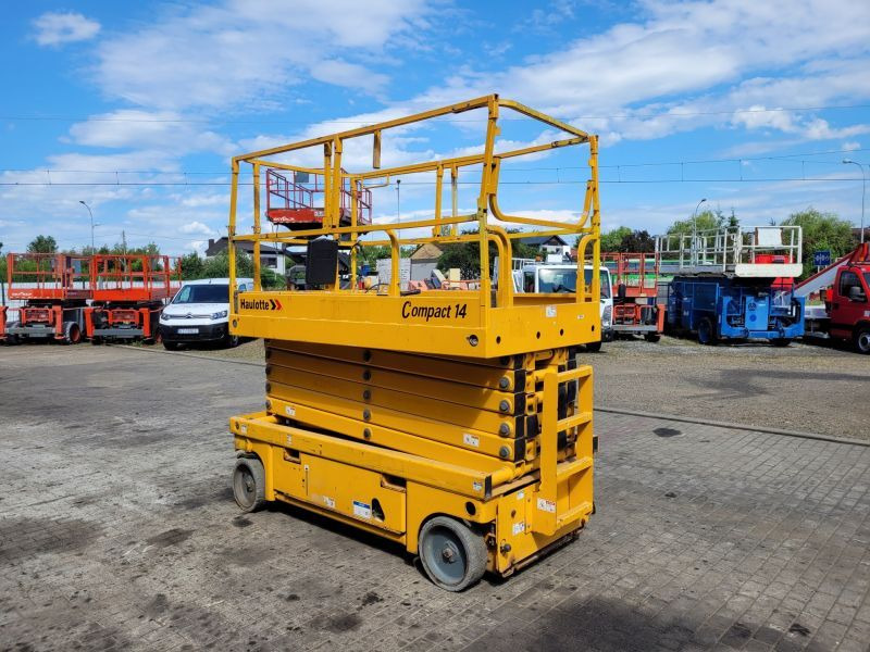 Podnośnik nożycowy elektryczny 14 m Haulotte Compact 14 - Scissor lift: picture 2 Podnośnik nożycowy elektryczny 14 m Haulotte Compact 14 - Scissor lift: picture 2