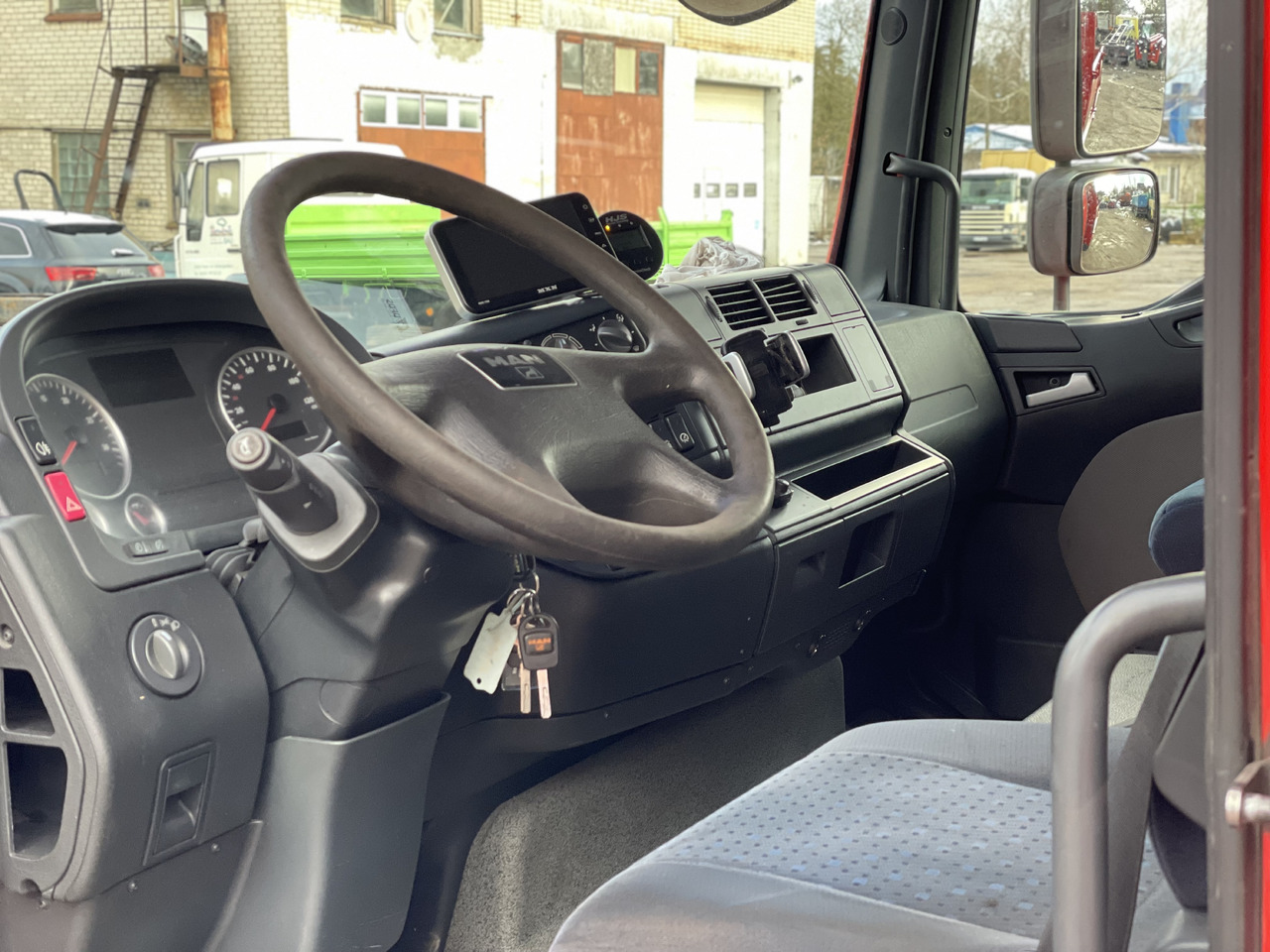 Tipper MAN TGL: picture 11