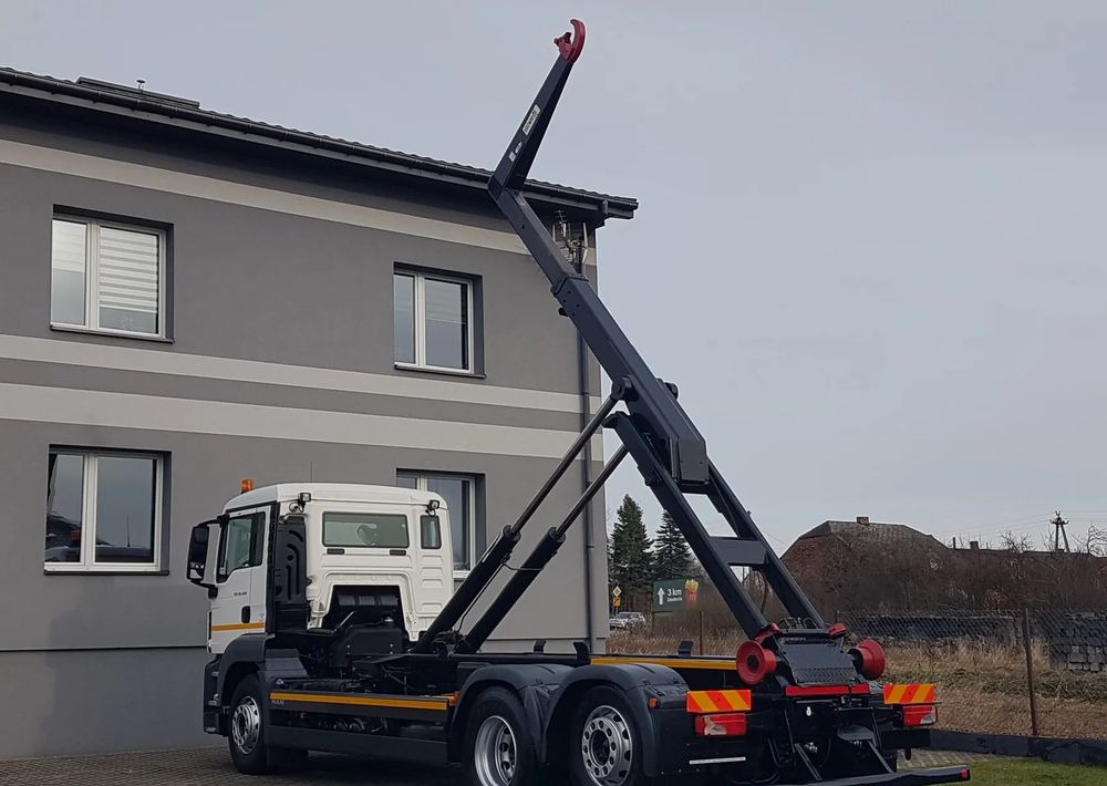 MAN TGS 26.420 E6 HAKOWIEC HS20 6x2 3-OSIE - Hook lift truck: picture 3 MAN TGS 26.420 E6 HAKOWIEC HS20 6x2 3-OSIE - Hook lift truck: picture 3
