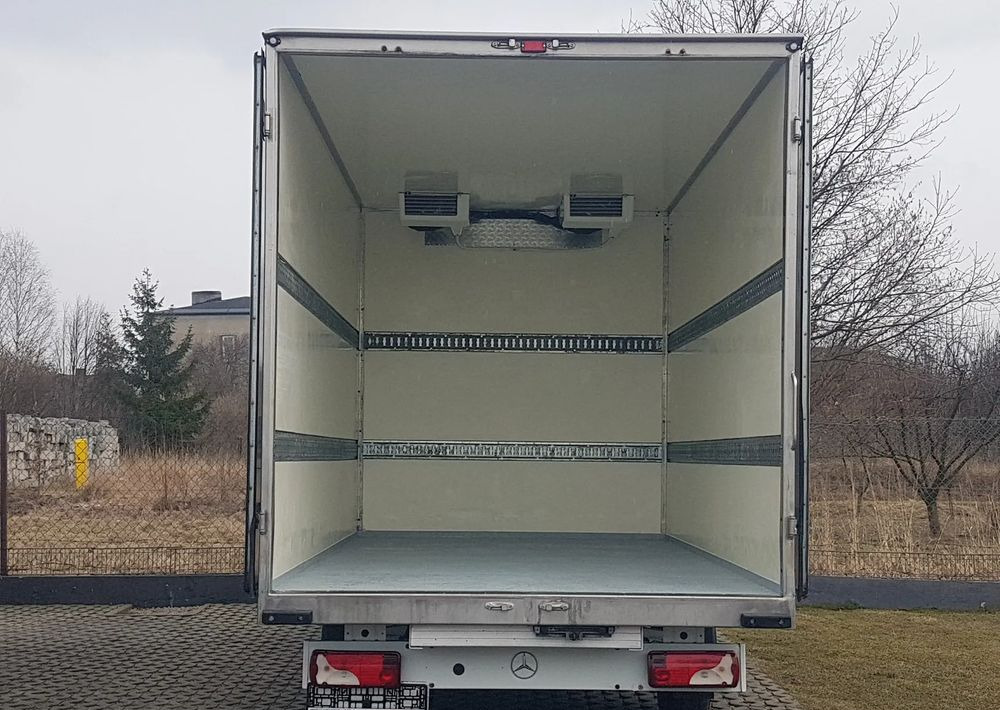 Mercedes-Benz Sprinter CHŁODNIA 8EP IZOTERMA AGREGAT ZANOTTI 4,12x2,15x2,30 KLIMA 314CDI - Refrigerated van: picture 5 Mercedes-Benz Sprinter CHŁODNIA 8EP IZOTERMA AGREGAT ZANOTTI 4,12x2,15x2,30 KLIMA 314CDI - Refrigerated van: picture 5