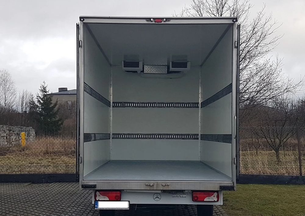 Mercedes-Benz Sprinter CHŁODNIA IZOTERMA 8EP AGREGAT ZANOTTI 4,22x2,15x2,30 KLIMA 314 CDI - Refrigerated van: picture 5 Mercedes-Benz Sprinter CHŁODNIA IZOTERMA 8EP AGREGAT ZANOTTI 4,22x2,15x2,30 KLIMA 314 CDI - Refrigerated van: picture 5