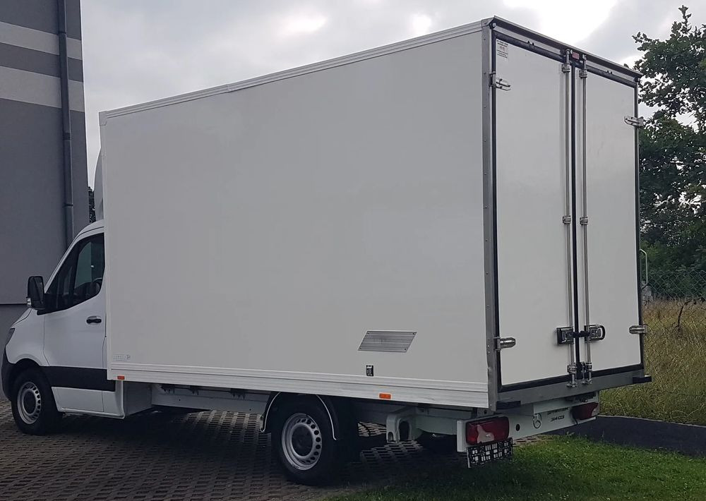 Mercedes-Benz Sprinter KONTENER 8EP 4,11x2,15x2,30 KLIMA 314 CDI MANUAL KRAJOWY - Box van: picture 3 Mercedes-Benz Sprinter KONTENER 8EP 4,11x2,15x2,30 KLIMA 314 CDI MANUAL KRAJOWY - Box van: picture 3