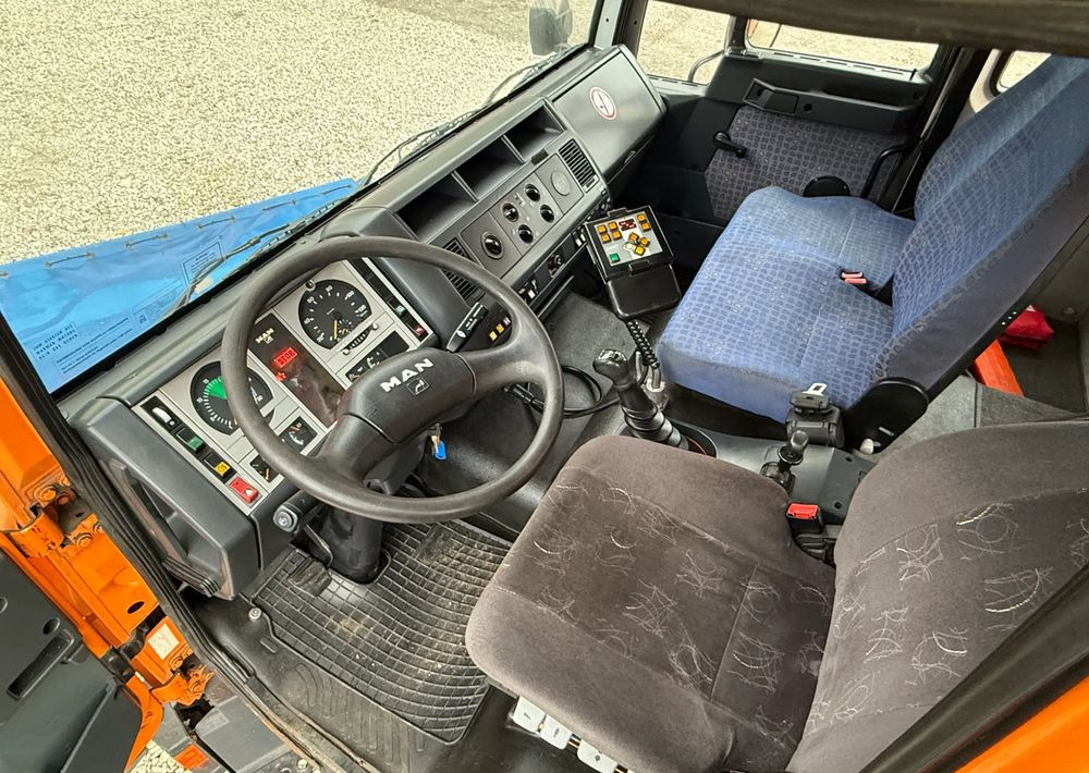 MAN * MAN 10-220 * Pług * Kiper Wywrotka Meiller * 4x4 * Zimowe Utrzymanie * Unimog * on lease MAN * MAN 10-220 * Pług * Kiper Wywrotka Meiller * 4x4 * Zimowe Utrzymanie * Unimog *: picture 18 MAN * MAN 10-220 * Pług * Kiper Wywrotka Meiller * 4x4 * Zimowe Utrzymanie * Unimog * on lease MAN * MAN 10-220 * Pług * Kiper Wywrotka Meiller * 4x4 * Zimowe Utrzymanie * Unimog *: picture 18