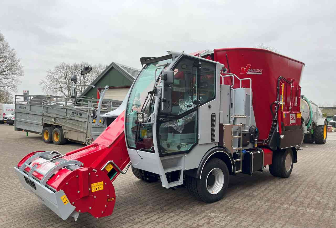 BVL BVL van Lengerich V-MIX Drive Maximus Plus 17.1 LS zelfrijdende - Forage mixer wagon: picture 2 BVL BVL van Lengerich V-MIX Drive Maximus Plus 17.1 LS zelfrijdende - Forage mixer wagon: picture 2