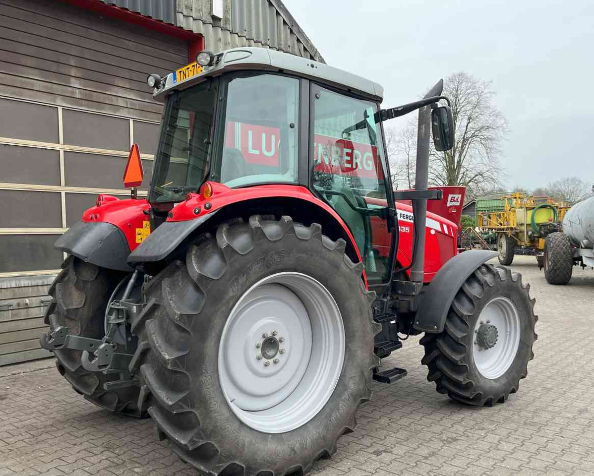 Massey Ferguson 5435 Dyna-4 1900 Draaiuren! Tractoren - Farm tractor: picture 4 Massey Ferguson 5435 Dyna-4 1900 Draaiuren! Tractoren - Farm tractor: picture 4