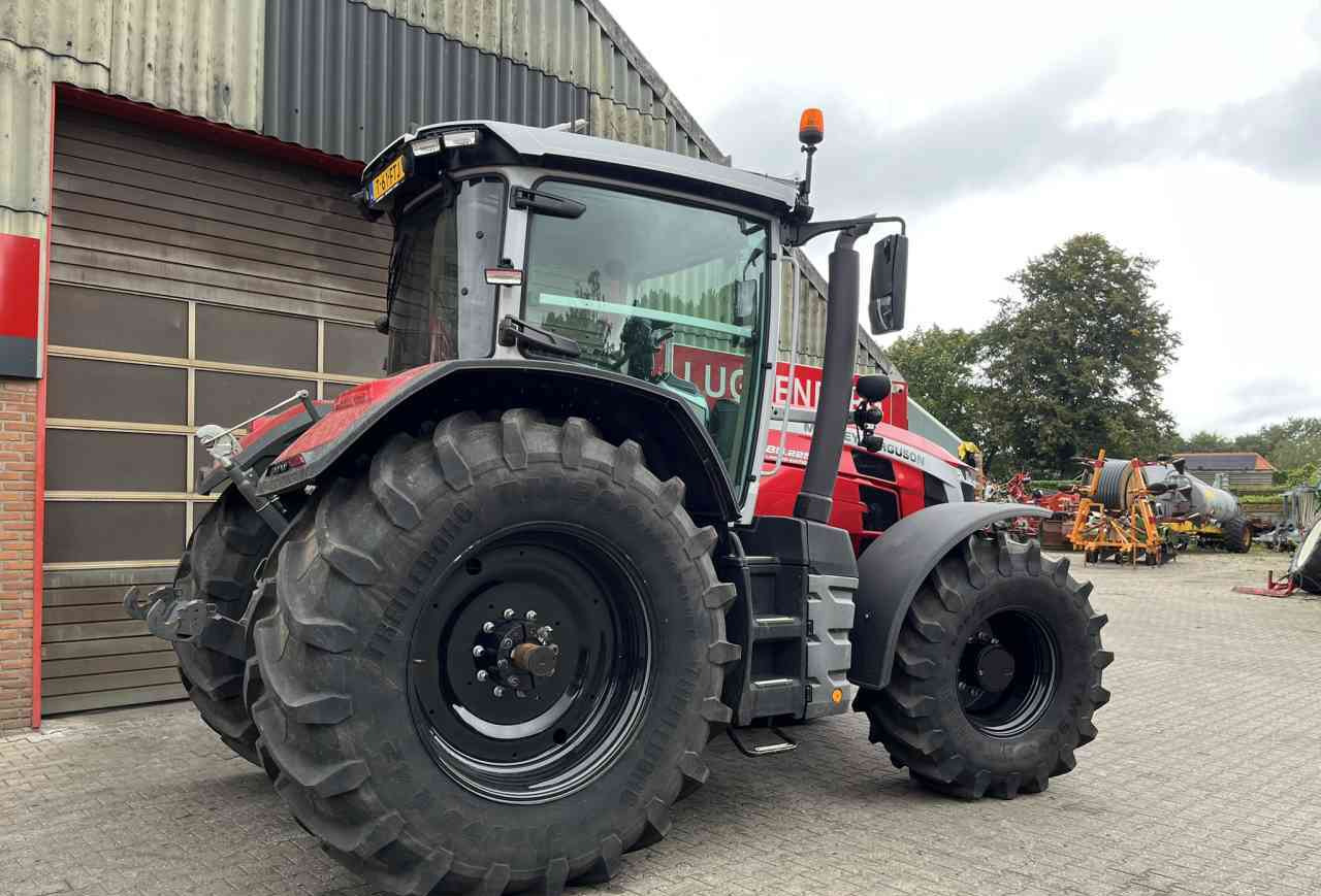 Massey Ferguson 8S.225 Dyna-VT Exclusive Tractoren - Farm tractor: picture 3 Massey Ferguson 8S.225 Dyna-VT Exclusive Tractoren - Farm tractor: picture 3