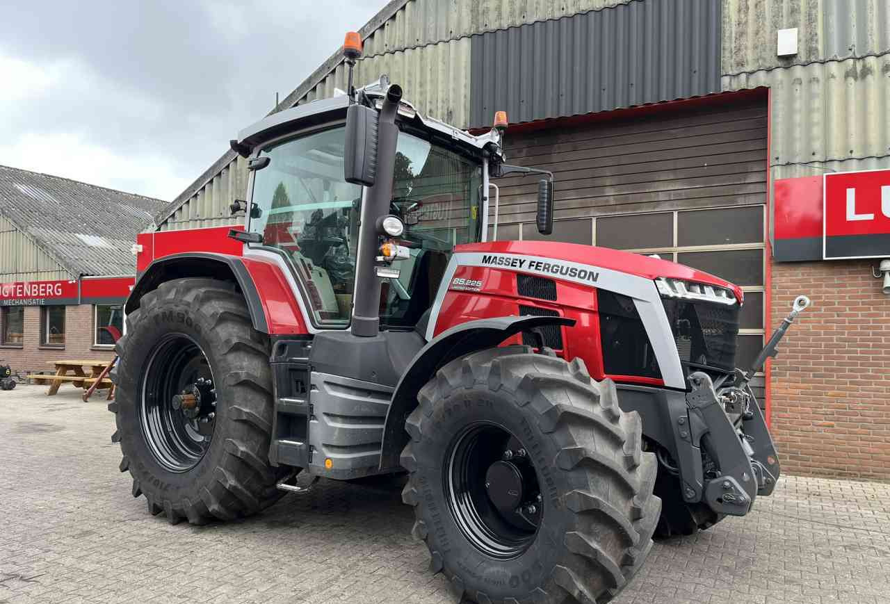 Massey Ferguson 8S.225 Dyna-VT Exclusive Tractoren - Farm tractor: picture 1 Massey Ferguson 8S.225 Dyna-VT Exclusive Tractoren - Farm tractor: picture 1