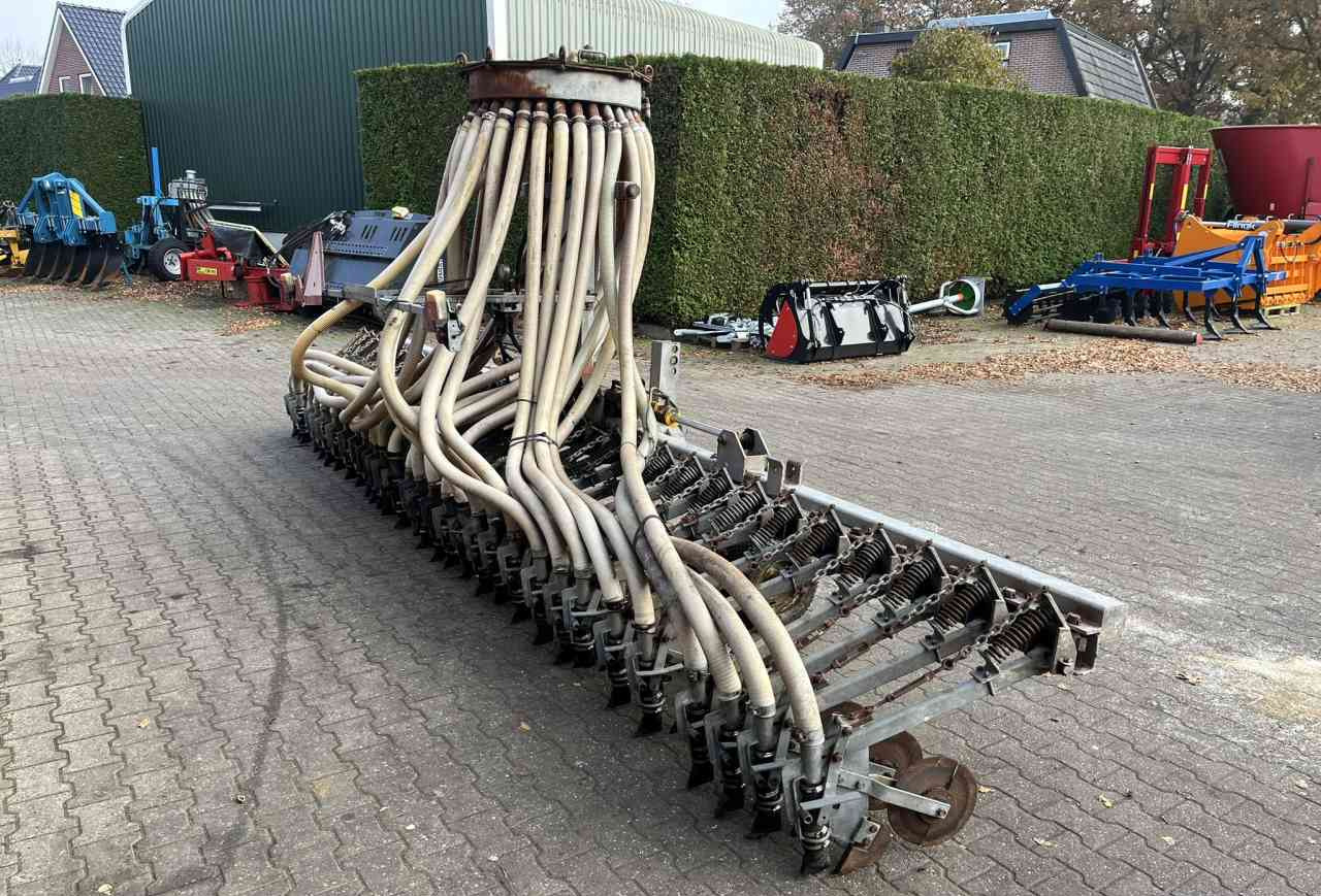 Slootsmid SK 6 M graslandbemester mestverwerking - Slurry injector: picture 3 Slootsmid SK 6 M graslandbemester mestverwerking - Slurry injector: picture 3