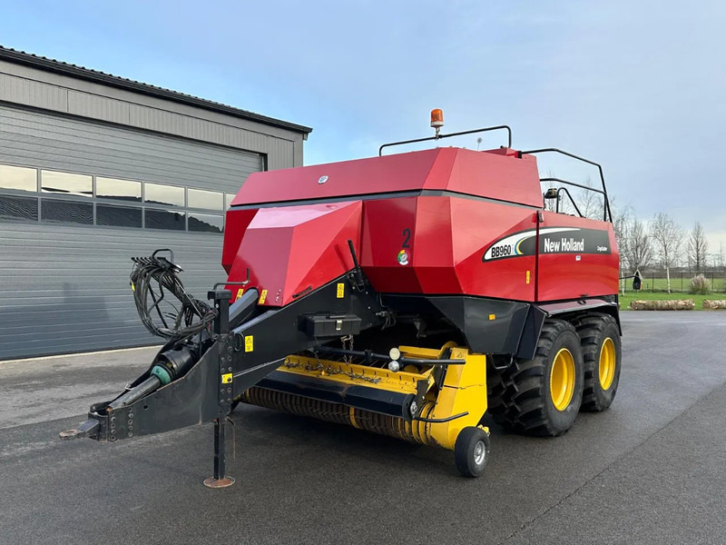 New Holland BB960A CropCutter - Agricultural machinery: picture 4 New Holland BB960A CropCutter - Agricultural machinery: picture 4