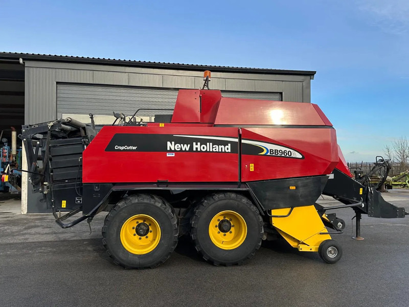New Holland BB960A CropCutter - Agricultural machinery: picture 2 New Holland BB960A CropCutter - Agricultural machinery: picture 2