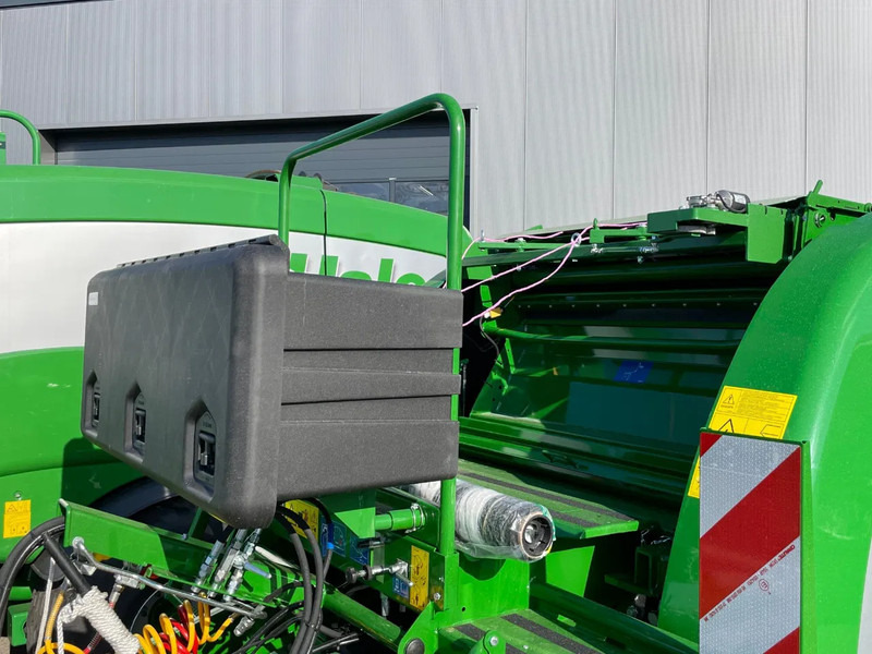 Round baler McHale F5400: picture 7