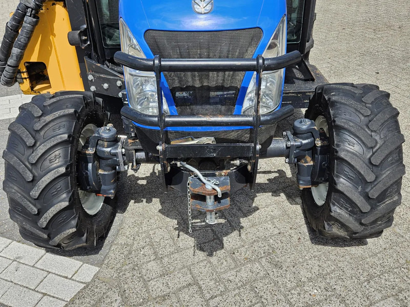 Compact tractor New Holland Boomer 3050 met Bos Maaiarm: picture 13 Compact tractor New Holland Boomer 3050 met Bos Maaiarm: picture 13