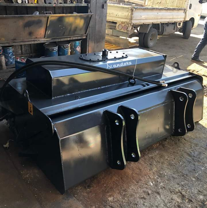 Bobcat - Broom for Municipal/ Special vehicle: picture 4 Bobcat - Broom for Municipal/ Special vehicle: picture 4