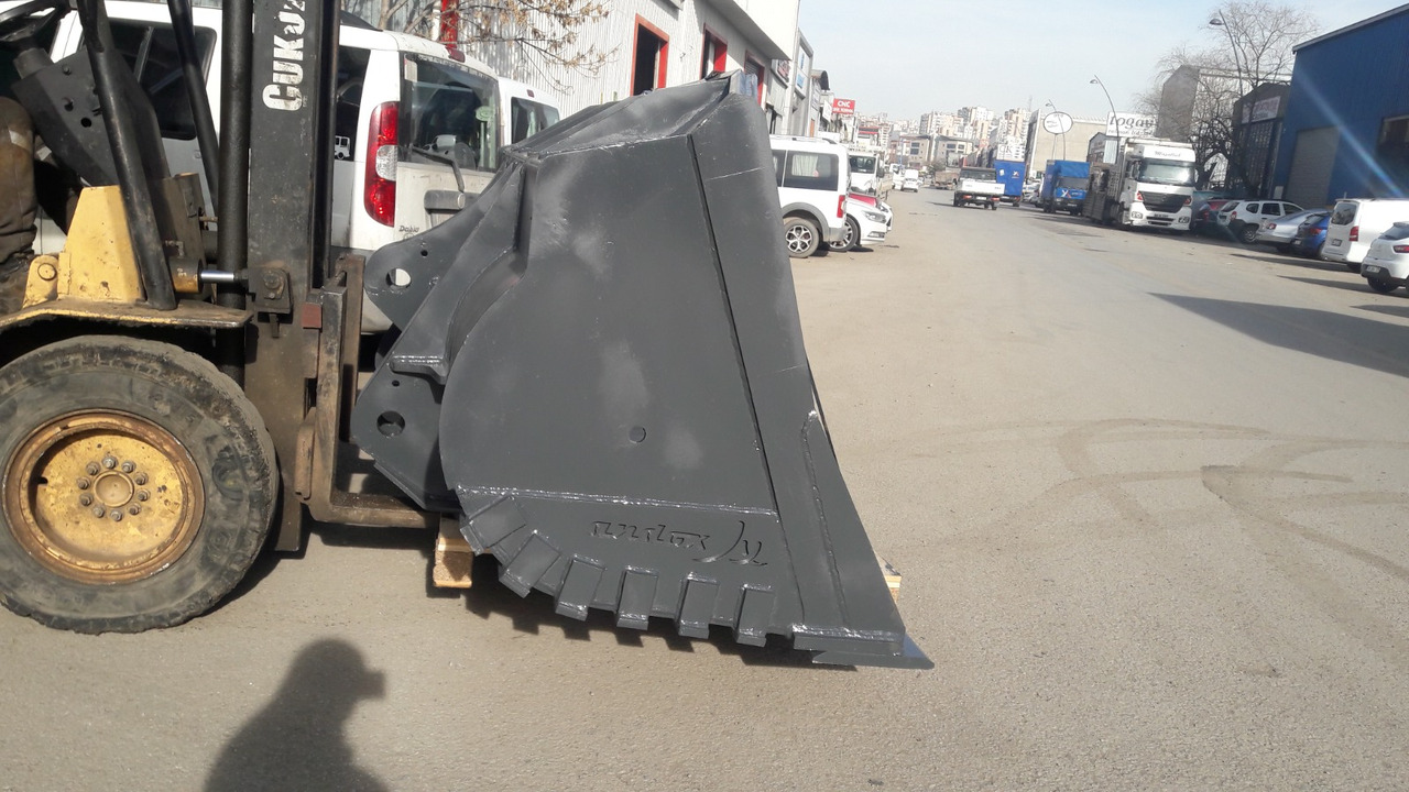 Hyundai HL770 - Loader bucket for Construction machinery: picture 5 Hyundai HL770 - Loader bucket for Construction machinery: picture 5