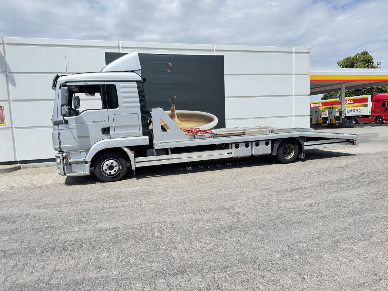 MAN TGL 8.220  BL 8.220 - Autotransporter truck: picture 5 MAN TGL 8.220  BL 8.220 - Autotransporter truck: picture 5