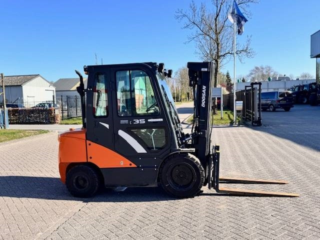 Doosan D35c Pro-7 - Diesel forklift: picture 2 Doosan D35c Pro-7 - Diesel forklift: picture 2