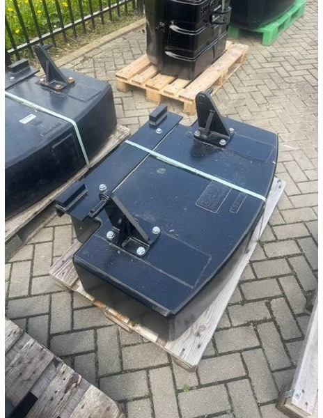 Gewichtenblok 600 KG achtergewicht , Rearweight - Spare parts for Agricultural machinery: picture 2 Gewichtenblok 600 KG achtergewicht , Rearweight - Spare parts for Agricultural machinery: picture 2