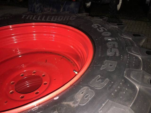Trelleborg 650/65 R38 + 540/65 R28 TM800 - Wheels and tires for Agricultural machinery: picture 4 Trelleborg 650/65 R38 + 540/65 R28 TM800 - Wheels and tires for Agricultural machinery: picture 4