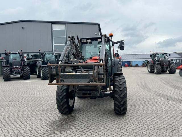 Farm tractor Valtra Valmet 6650 Hitech, voorlader, vloeistofkoppeling: picture 14