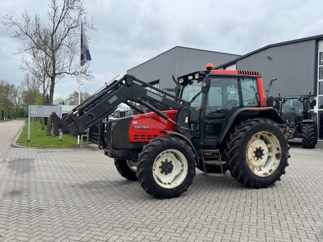 Farm tractor Valtra Valmet 6650 Hitech, voorlader, vloeistofkoppeling: picture 10