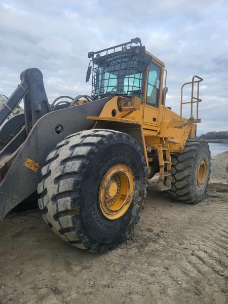 Volvo L 220 E - Wheel loader: picture 4 Volvo L 220 E - Wheel loader: picture 4