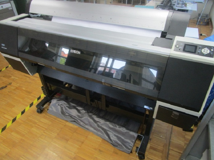 EPSON STYLUS PRO 9700 - Digital printing machine: picture 3 EPSON STYLUS PRO 9700 - Digital printing machine: picture 3