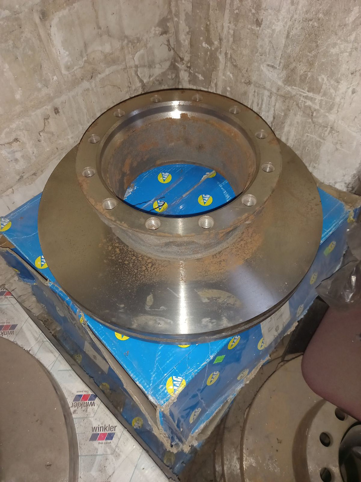 IVECO EUROTECH - Brake disc: picture 1 IVECO EUROTECH - Brake disc: picture 1