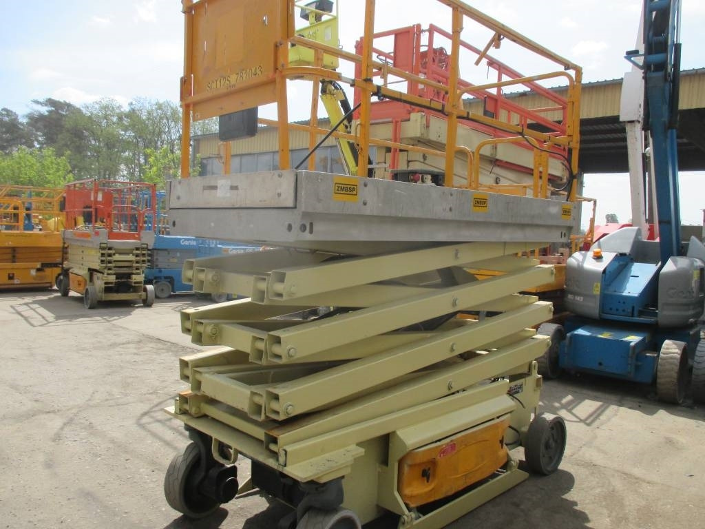 Scissor lift JLG 3246 ES: picture 6