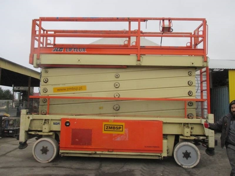 JLG Liftlux 245-12 - Scissor lift: picture 2 JLG Liftlux 245-12 - Scissor lift: picture 2