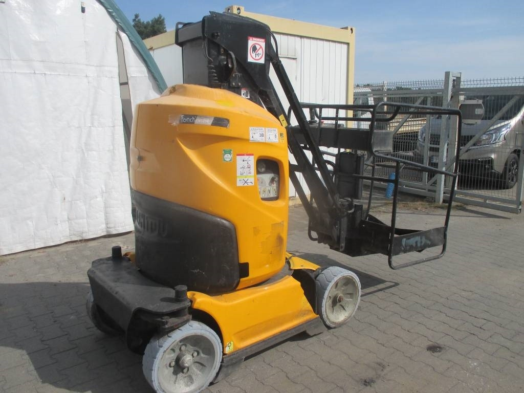 Manitou 100 VJR - Vertical mast lift: picture 2 Manitou 100 VJR - Vertical mast lift: picture 2