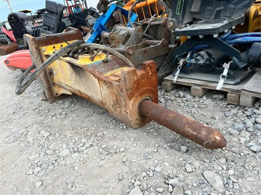 BRH Montabert 501 NG - Hydraulic hammer: picture 2 BRH Montabert 501 NG - Hydraulic hammer: picture 2