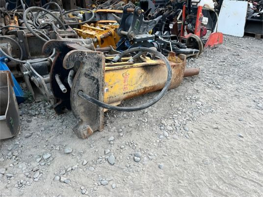 BRH Montabert 501 NG - Hydraulic hammer: picture 3 BRH Montabert 501 NG - Hydraulic hammer: picture 3