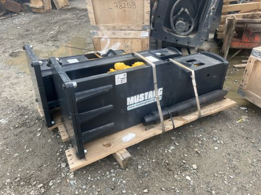 Brh mustang pour pelle de 6T à 12T - Hydraulic hammer: picture 3 Brh mustang pour pelle de 6T à 12T - Hydraulic hammer: picture 3