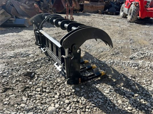 Godet crocodile pour mini chargeur - Bucket: picture 3 Godet crocodile pour mini chargeur - Bucket: picture 3