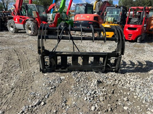 Godet crocodile pour mini chargeur - Bucket: picture 4 Godet crocodile pour mini chargeur - Bucket: picture 4