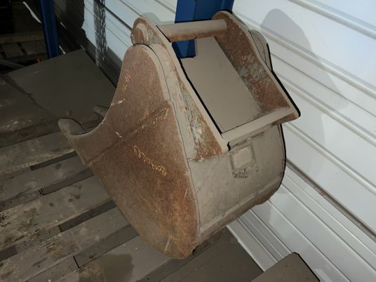 Godet de tranchée MBI AR70 - Excavator bucket: picture 1 Godet de tranchée MBI AR70 - Excavator bucket: picture 1
