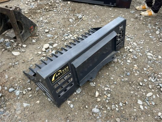 Godet râteau pour minichargeur - Bucket: picture 5 Godet râteau pour minichargeur - Bucket: picture 5